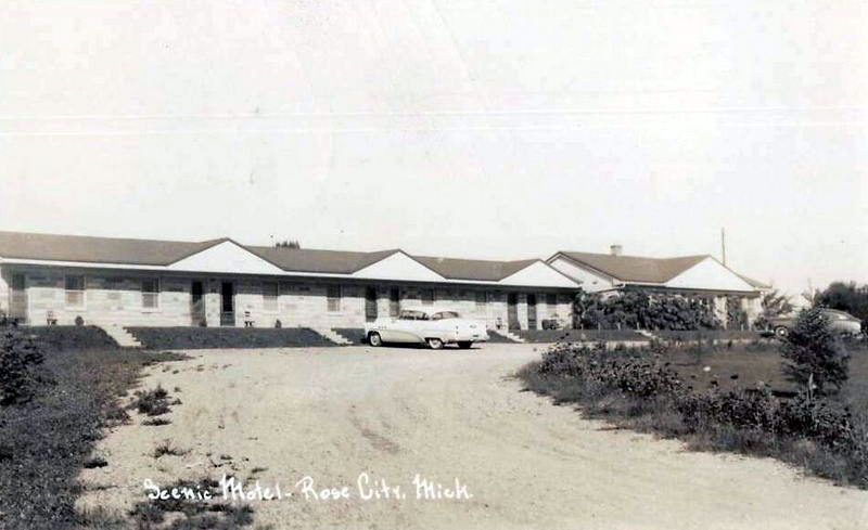 Scenic Motel - Vintage Postcard
